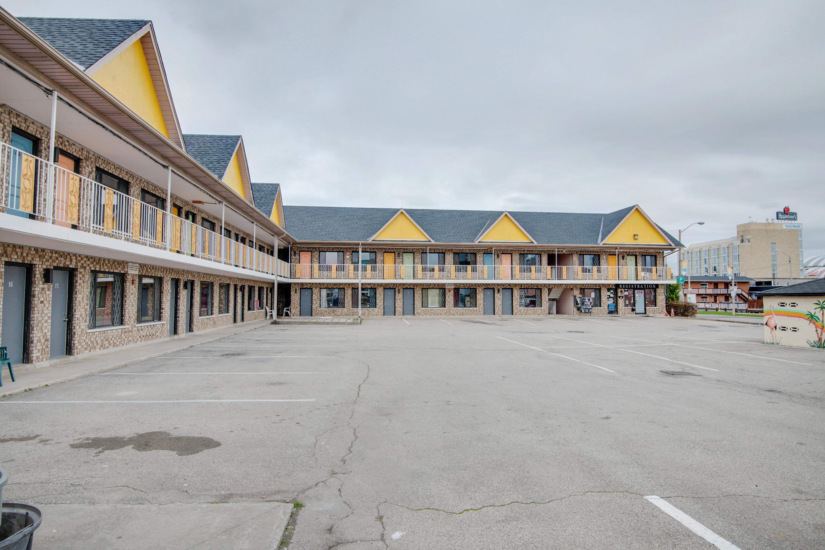 Falls Inn Near Casino Niagara By Oyo Cataratas do Niágara Exterior foto